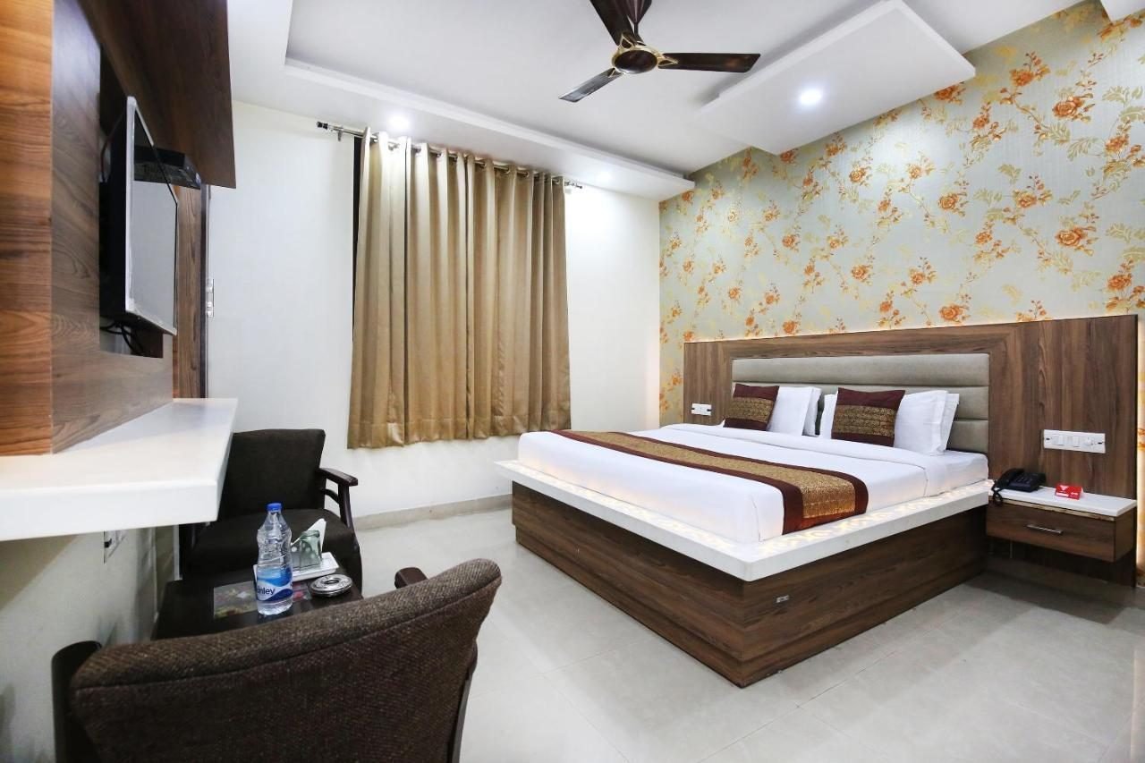 Deluxe Room 2